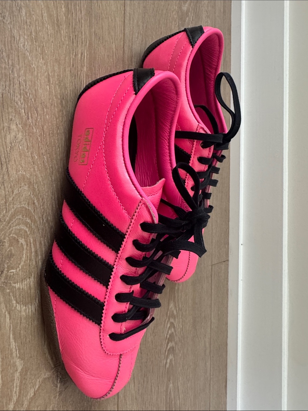 adidas Tokyo Women’s Neon Pink and Black Low-Top Sneakers size 8
